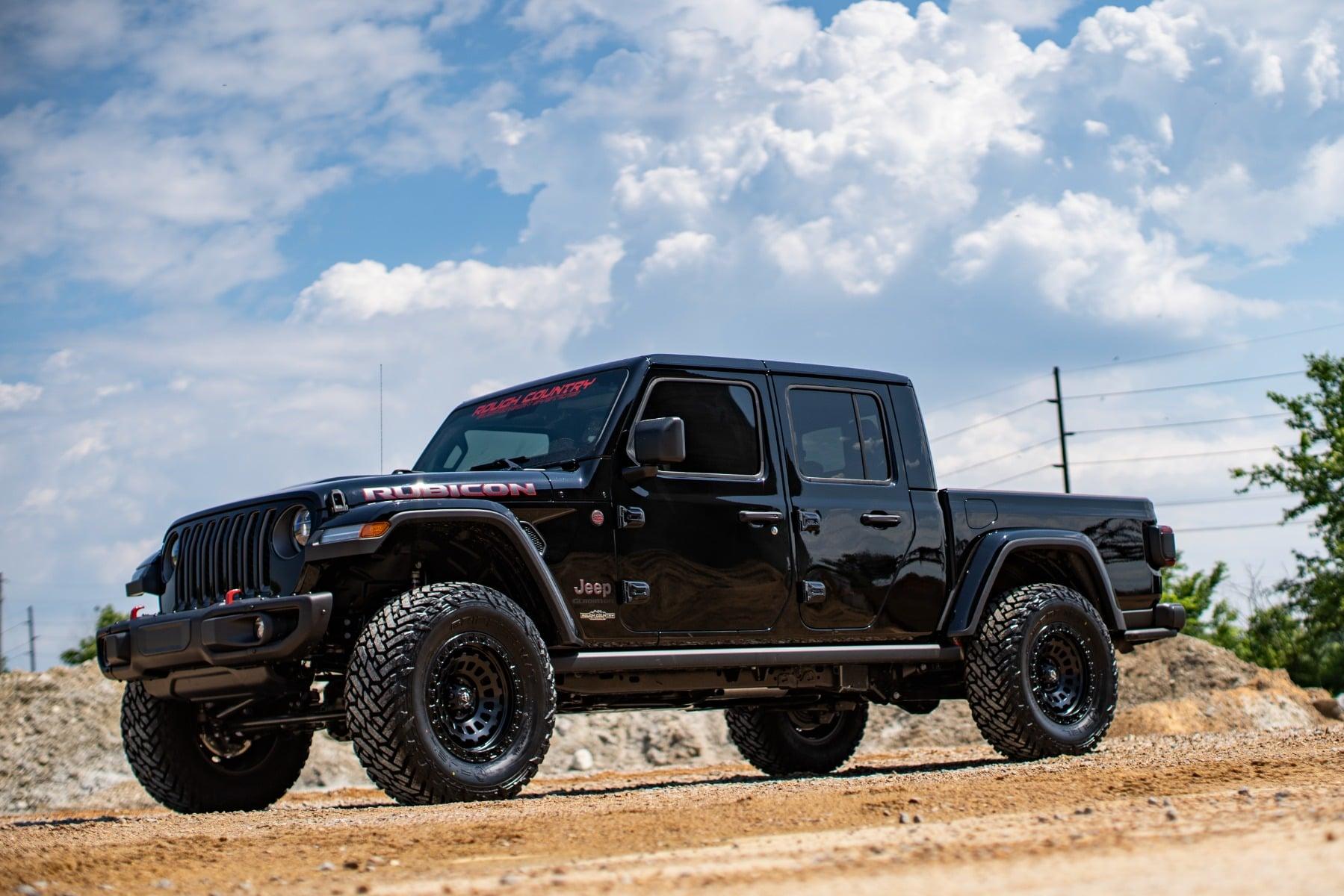 Rough Country 2.5 Inch Leveling Kits Springs M1 Jeep Gladiator JT 4WD (2024-2025) (2024-2026 Gladiator) - 78440