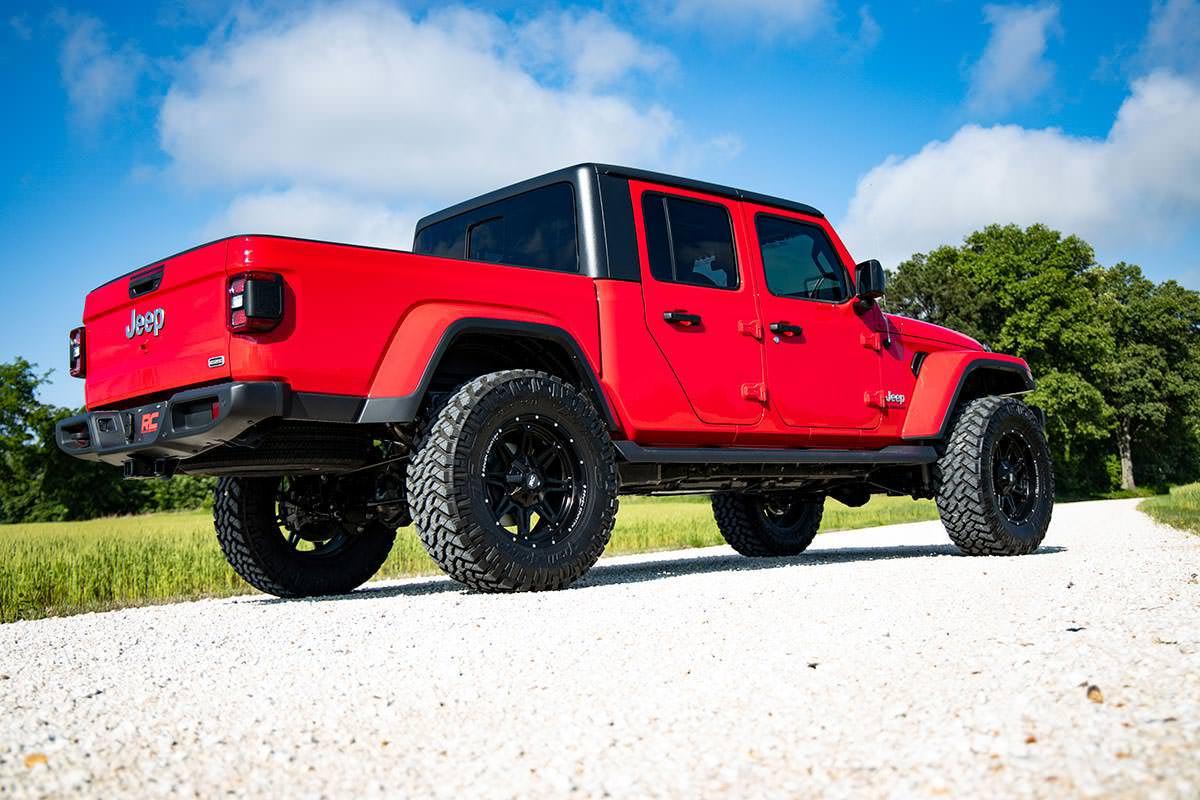 Rough Country 3.5 Inch Lift Kit Springs V2 Jeep Gladiator JT 4WD (2024-2025) (2024-2026 Gladiator) - 78970