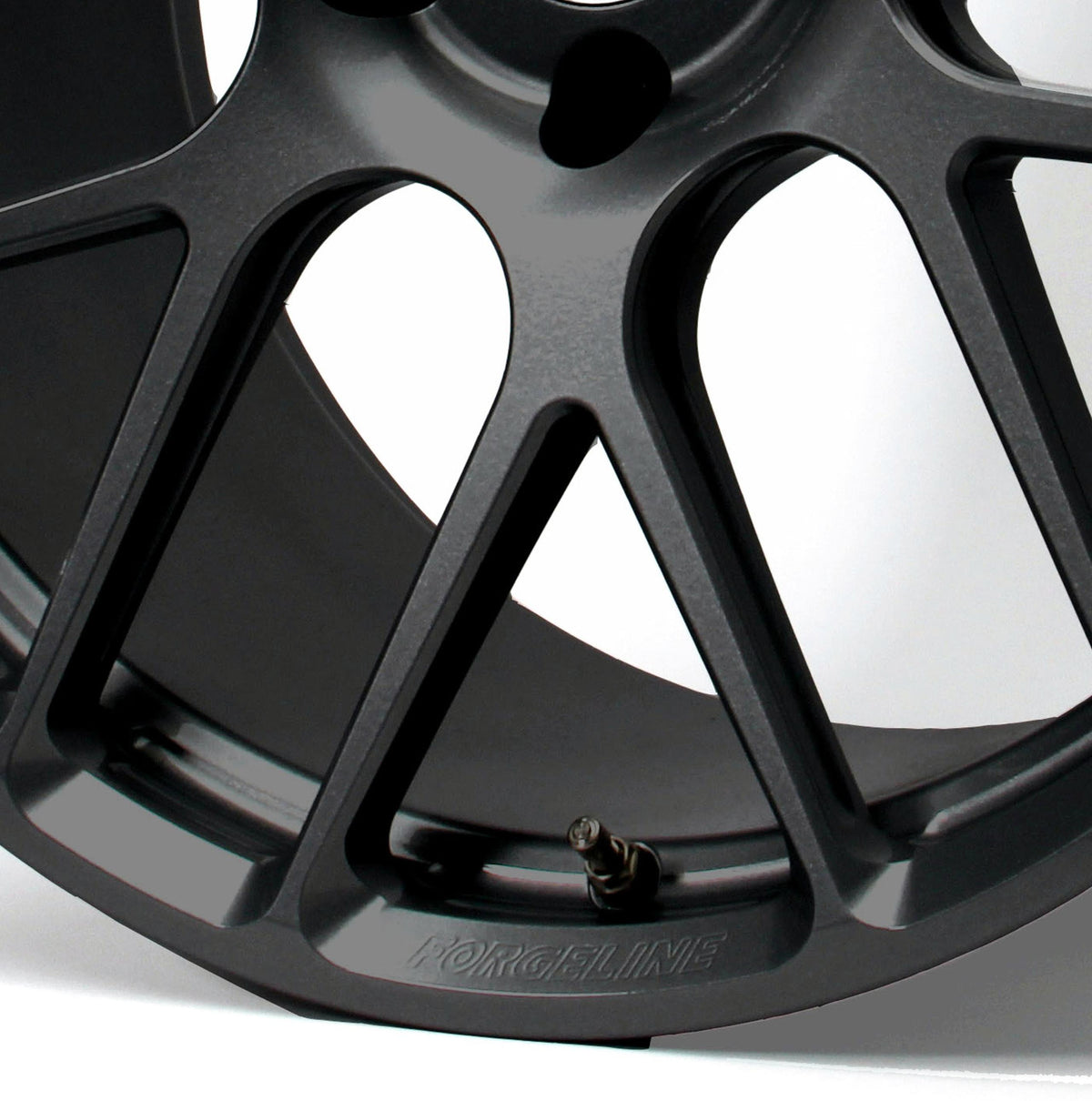 20 In Lightweight Forged Perfo  - D750-0087-SE1-BLK