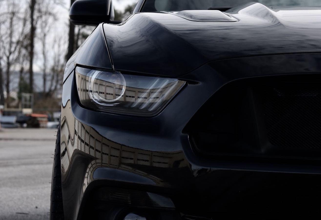 Anchor Room Headlight Amber Corner Vinyl Black Out - Azure(Grabber) Blue (+$5.00) (2015-2017 MUSTANG, 2016-2020 GT350 & 2020-2023 GT500) - 15FM_HAC_GB