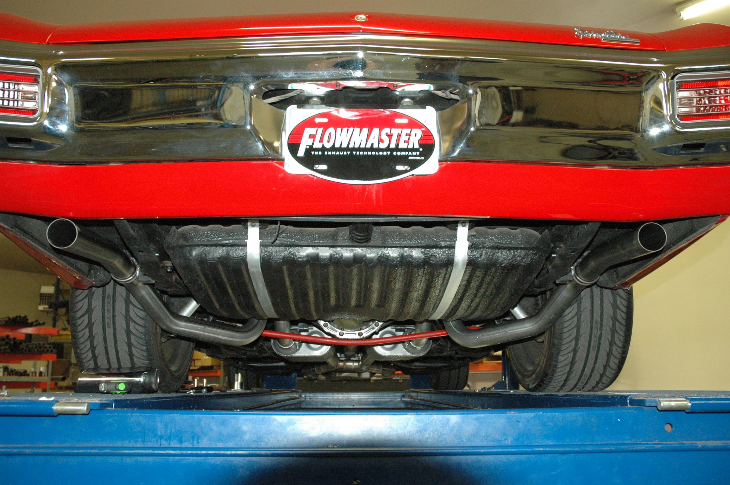 Flowmaster 817409 68-72 Gm A-Body 2.5"  Amt Dor 409S