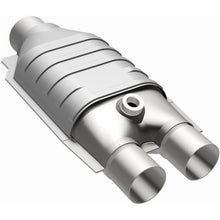 Magnaflow Universal Catalytic Converter - 2.50in. (1994-1995 Ram 2500,1994-1995 850CSi,1991-1992 850i,1993-1997 850Ci) - 93537