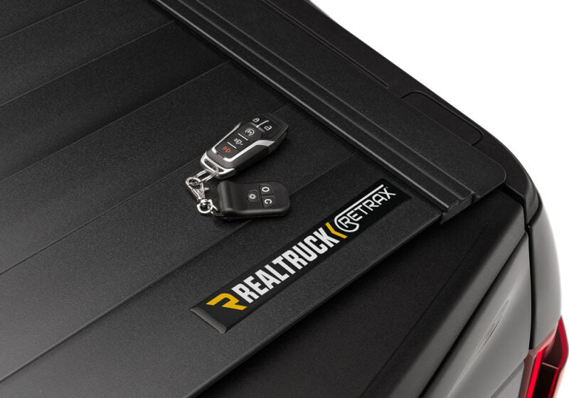 Retrax 99-06 Chevy/GMC 6.5ft Bed / 07 Classic (Wide RETRAX Rail) PowertraxPRO MX