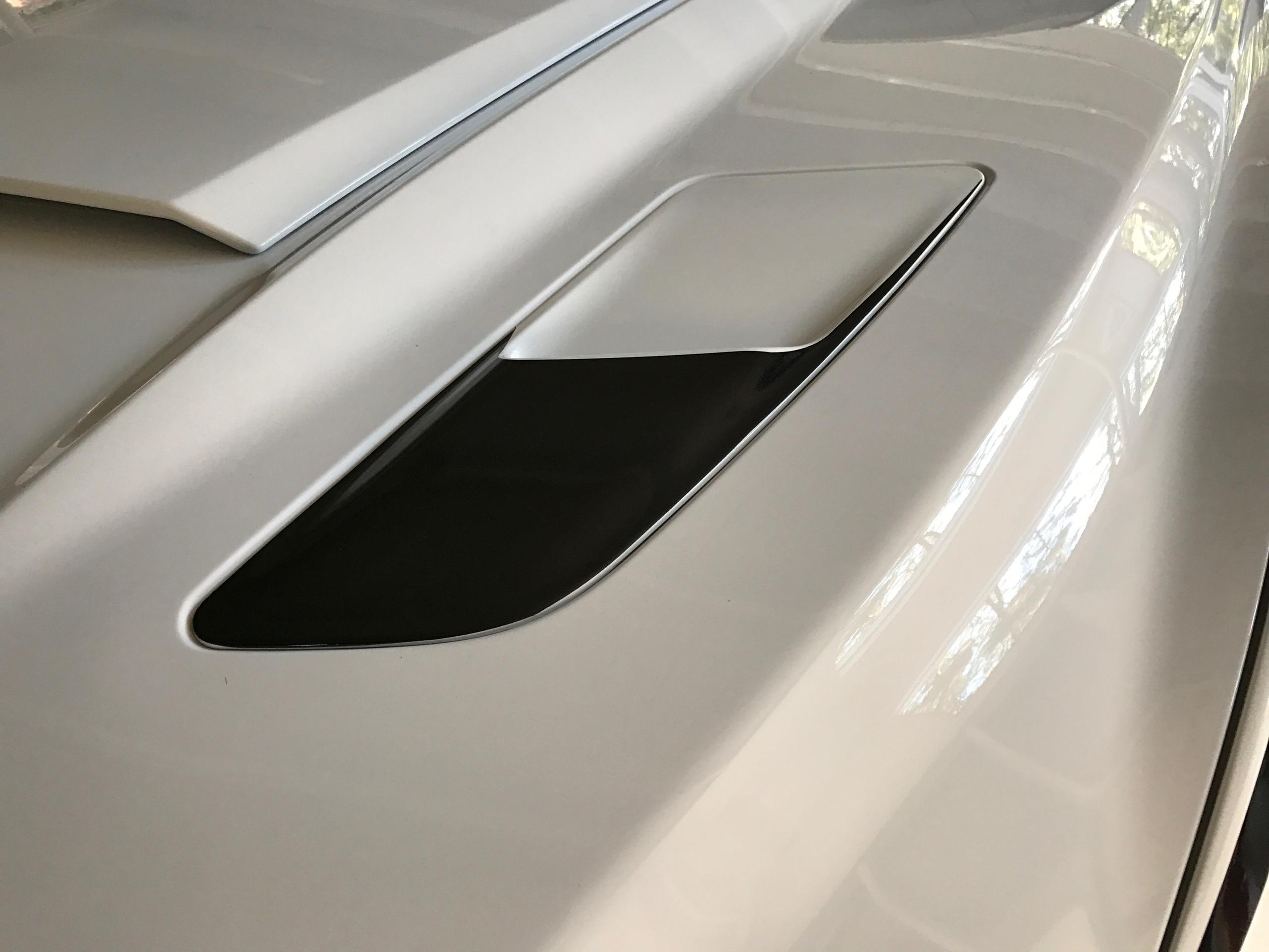 Anchor Room Hood Vent Accents (2015-2017 Mustang) - Gloss Black - 15FM_HVA_G