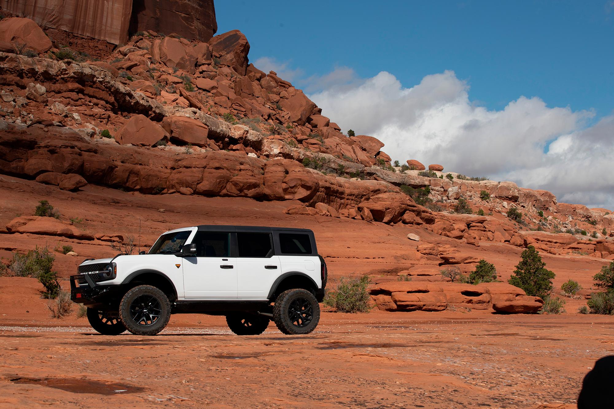 Belltech 4-7.5" Lift Kit with Front and Rear Trail Performance Struts (2021-2025 Ford Bronco) - 152600TP