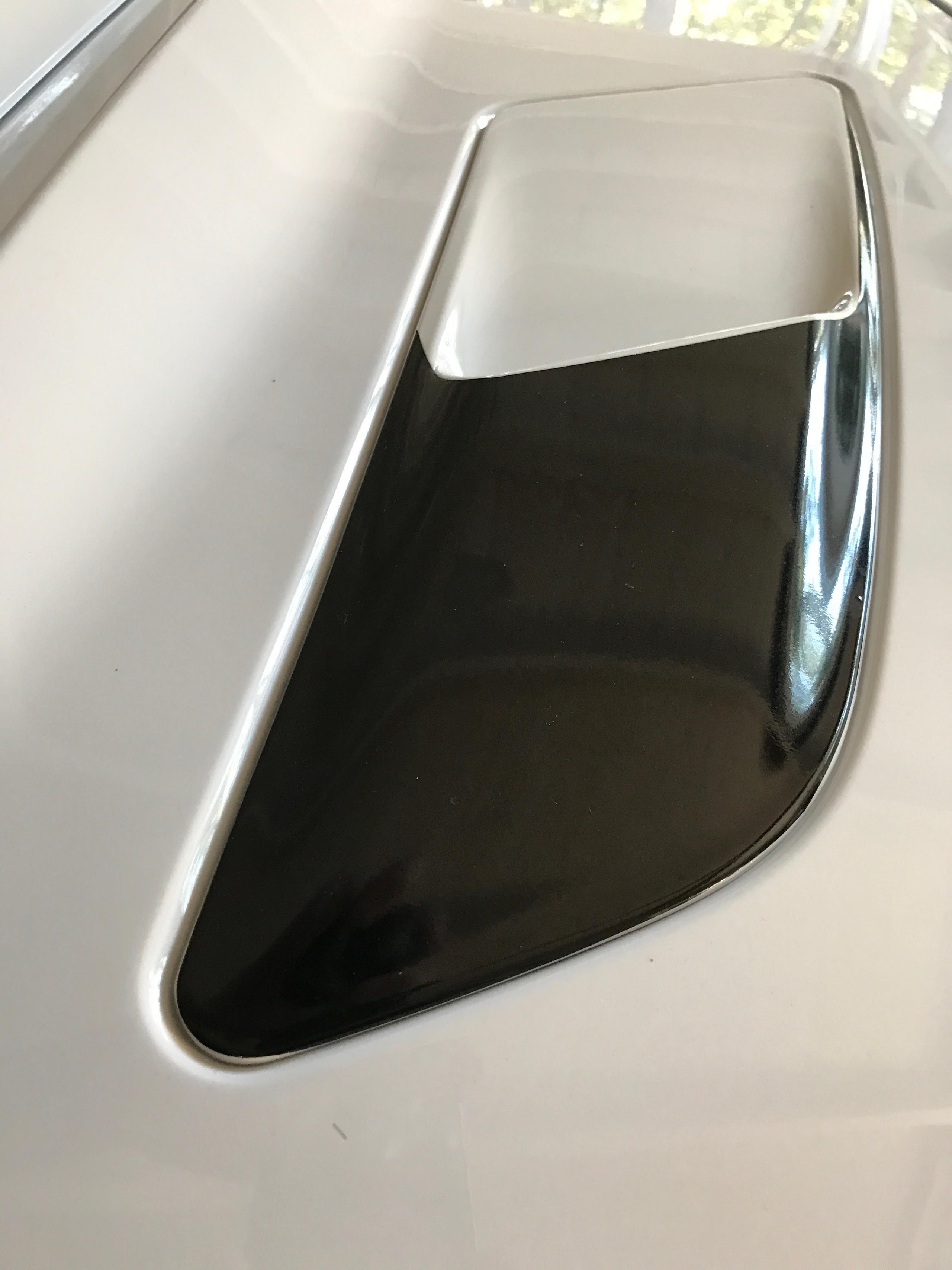 Anchor Room Hood Vent Accents (2015-2017 Mustang) - Gloss Black - 15FM_HVA_G