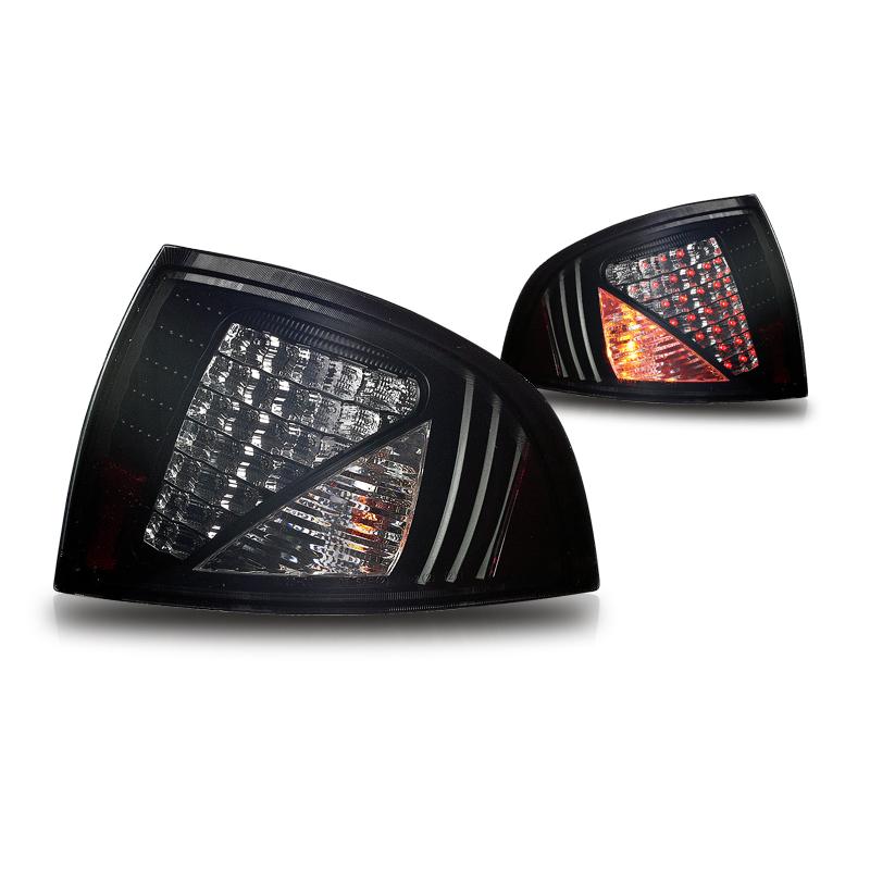 Winjet Led Tail Lights-Black / Smoke (2000-2003 Sentra) - CTWJ-0044-BS