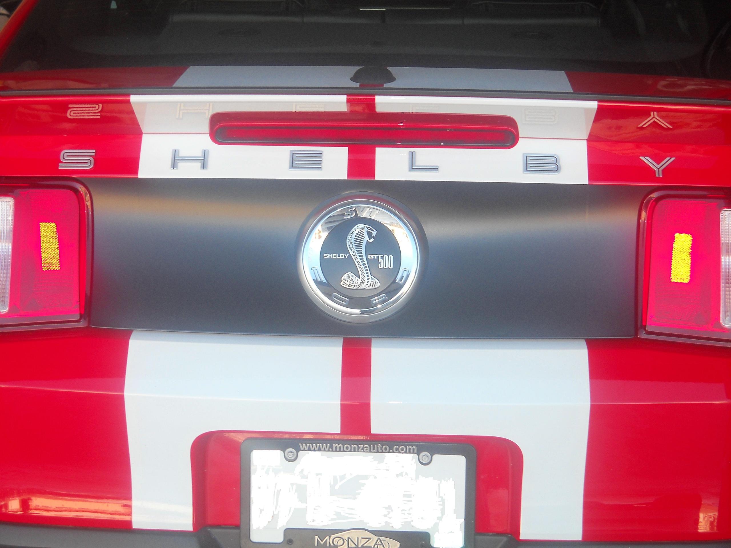 Anchor Room Trunk Center Black Out Panel (2010-2012 Mustang) - Gloss White - 10FM_B_GW