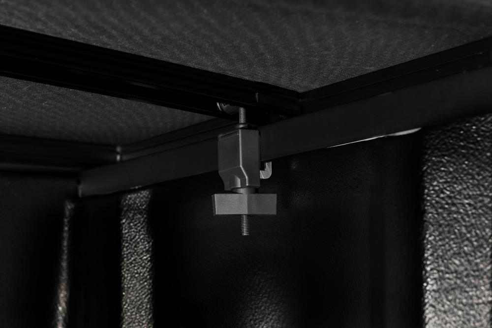 Extang Trifecta 2.0 Tonneau Cover - Black - Leather Grained Fabric - 2009-2011 Hummer H3T - 92440