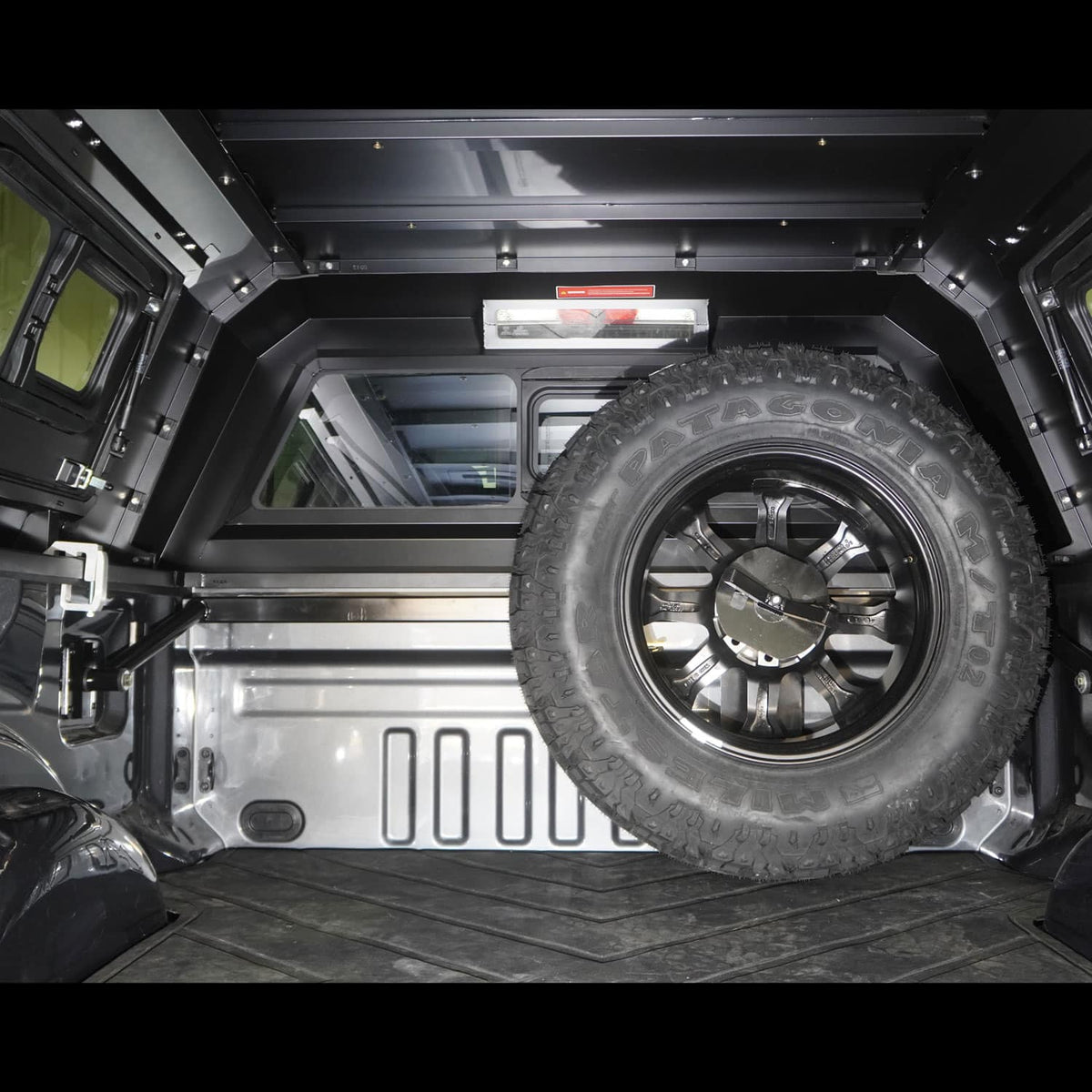 Skyjacker Spare Tire Carrier Kit 17-25 Ford F250/F350 (2017-2025 F-350 Super Duty, F-250 Super Duty) - F17STM