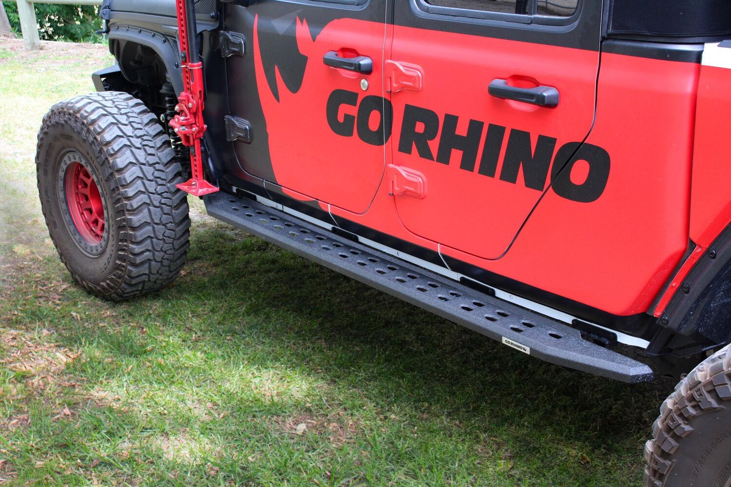 Go Rhino RB20 Slim Line Running Boards with Mounting Brackets Kit - Bedliner Coating (2020-2022 Gladiator) - 69451687ST