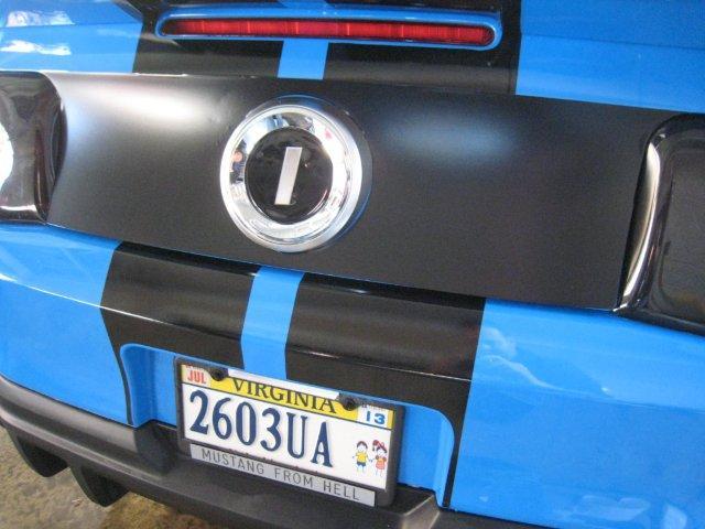 Anchor Room Trunk Center Black Out Panel (2010-2012 Mustang) - Gloss White - 10FM_B_GW