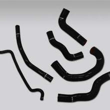 Mishimoto Ford Mustang V8 Silicone Radiator Hose Kit (2005-2006 Mustang GT) - MMHOSE-MUS-05BK