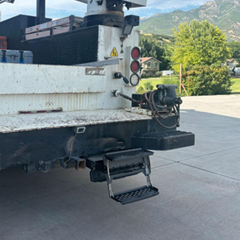 Rock Slide Engineering R-STEP 16 Inch Wide Step with Universal Brackets To Mount On Flat Surface - RS-1600