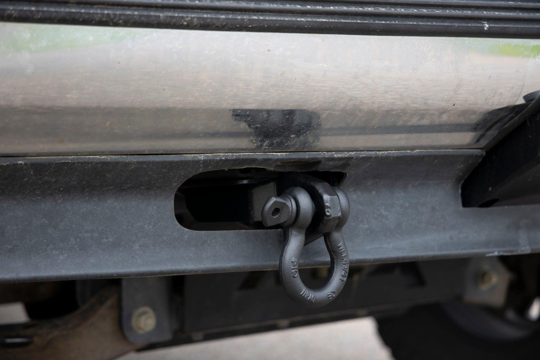 Rough Country GM Tow Hook to Shackle Conversion Kit w/ D-Ring and Rubber Isolators (88-98 C1500; K1500) - RS164