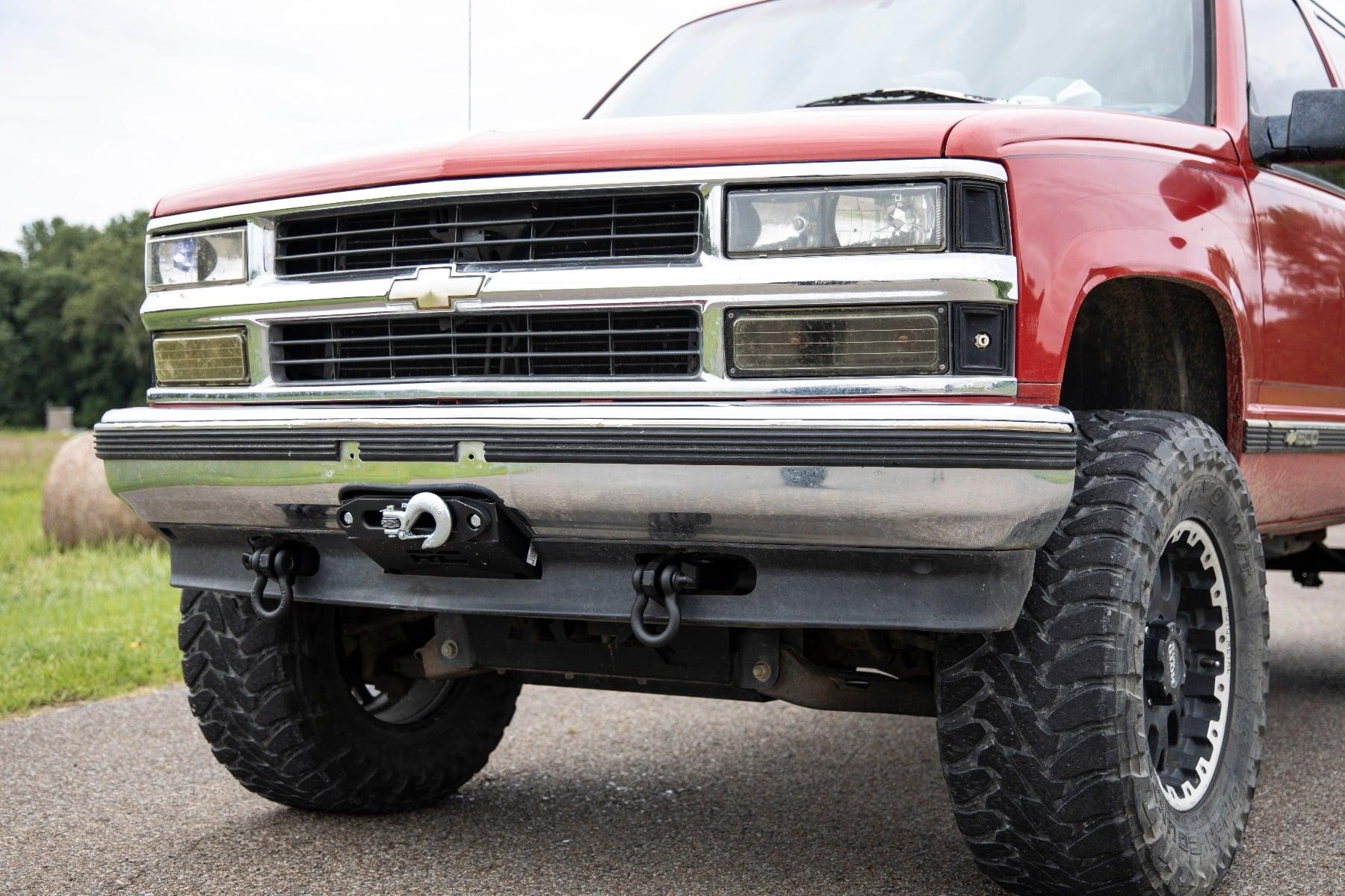Rough Country GM Tow Hook to Shackle Conversion Kit w/ D-Ring and Rubber Isolators (88-98 C1500; K1500) - RS164