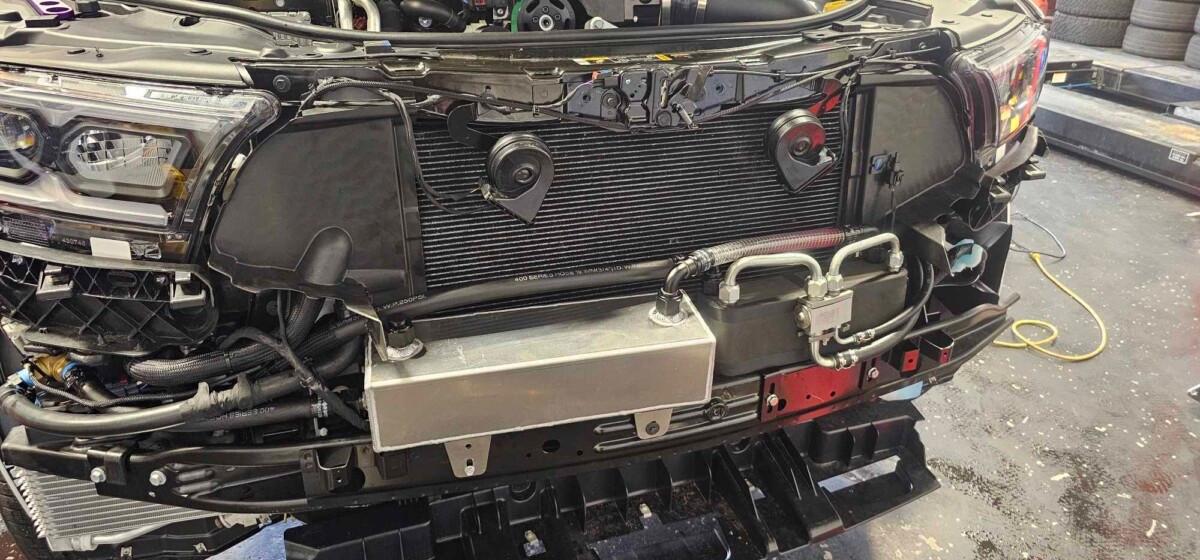 IC Chiller Trackhawk Durango Front bumper Aux tank - CC-Tank-1