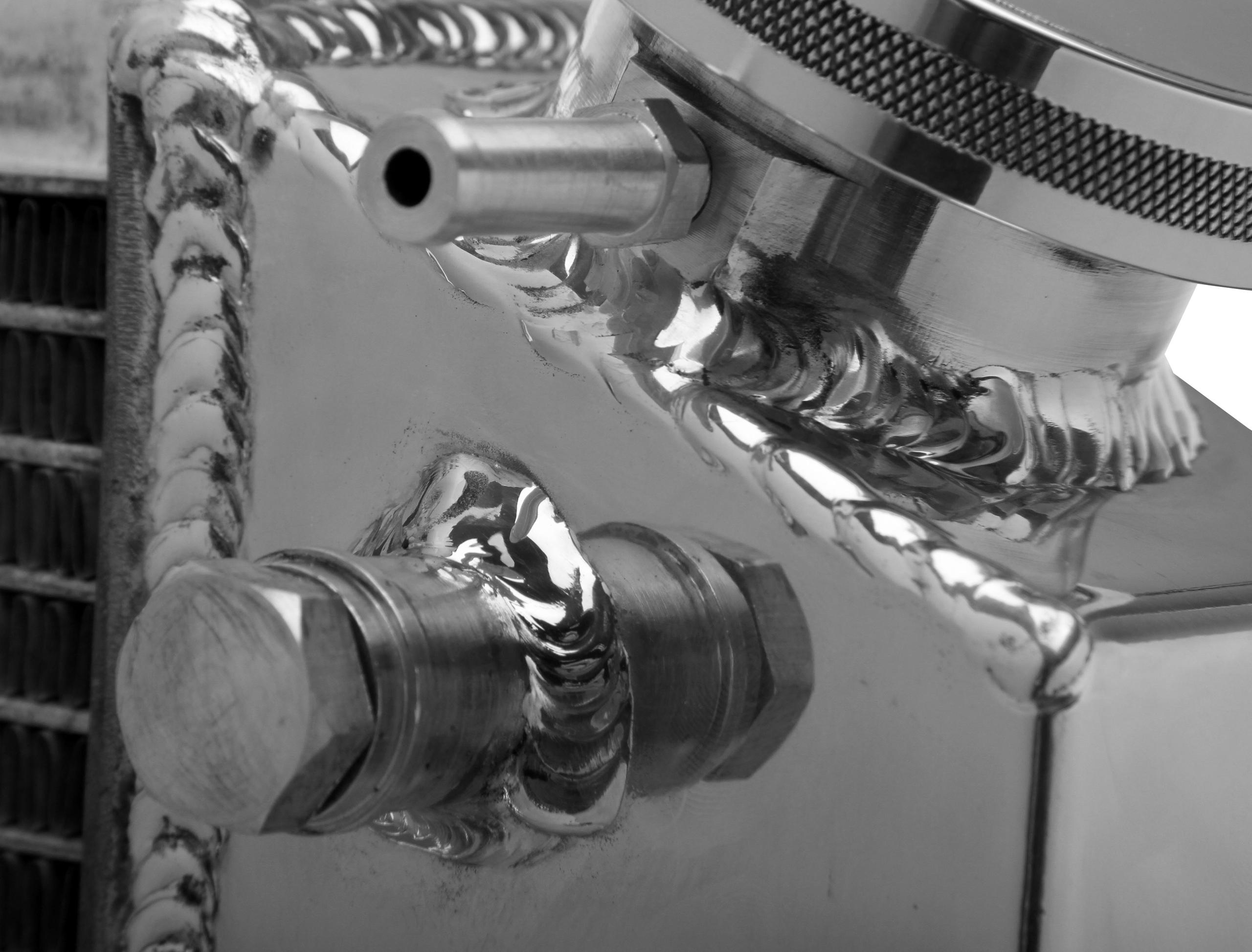 Frostbite FB153 Frostbite Alum Radtr 2-Row 67/72 P/U V8 Chevy/Gmc