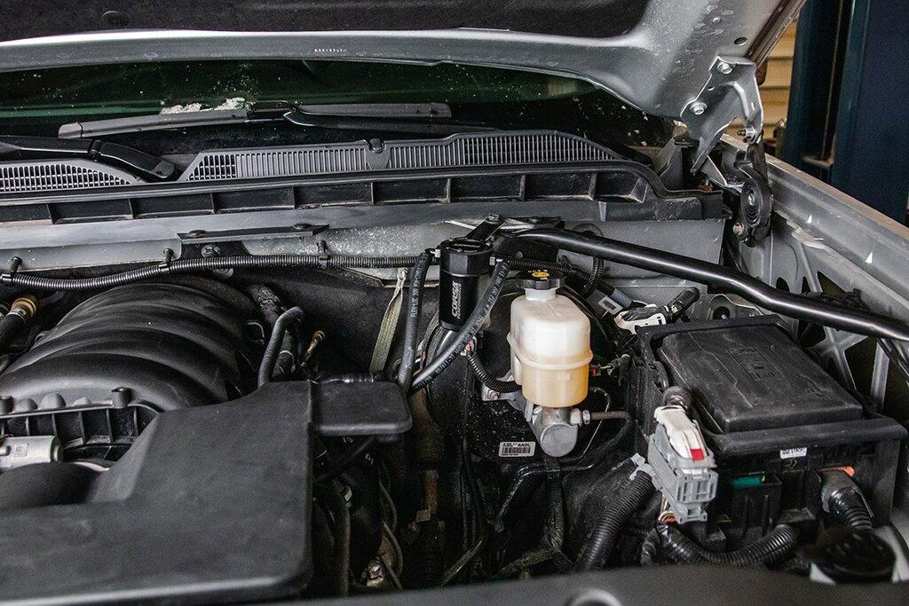 Corsa Performance Aluminum Oil Catch Can with Mounting Bracket (14-19 Chevy/GMC Trucks 14-20 SUVs) - CC0001