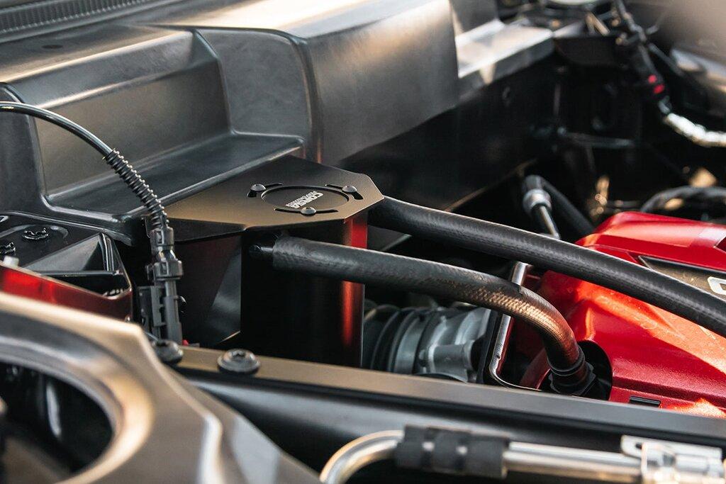Corsa Performance Aluminum Oil Catch Can with Mounting Bracket (2020+ C8 Corvette Coupe) - CC0005