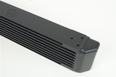 CSF Universal Single-Pass Oil Cooler / RSr Porsche / M22 X 1.5 / 22L X 4.75H X 2.16W - 8202