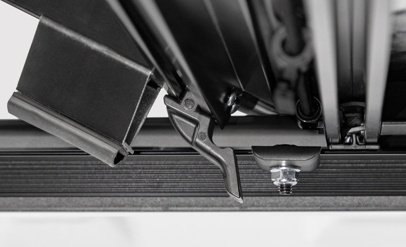 Access LOMAX Tri-Fold 05-21 Nissan Frontier 5ft Bed