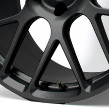 19 In Lightweight Forged Perfo  - D750-0063-SE1-BLK