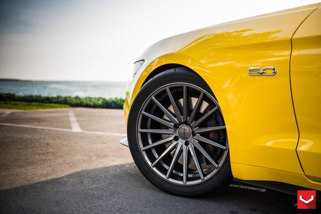 Vossen VFS-2 Hybrid Forged Wheel