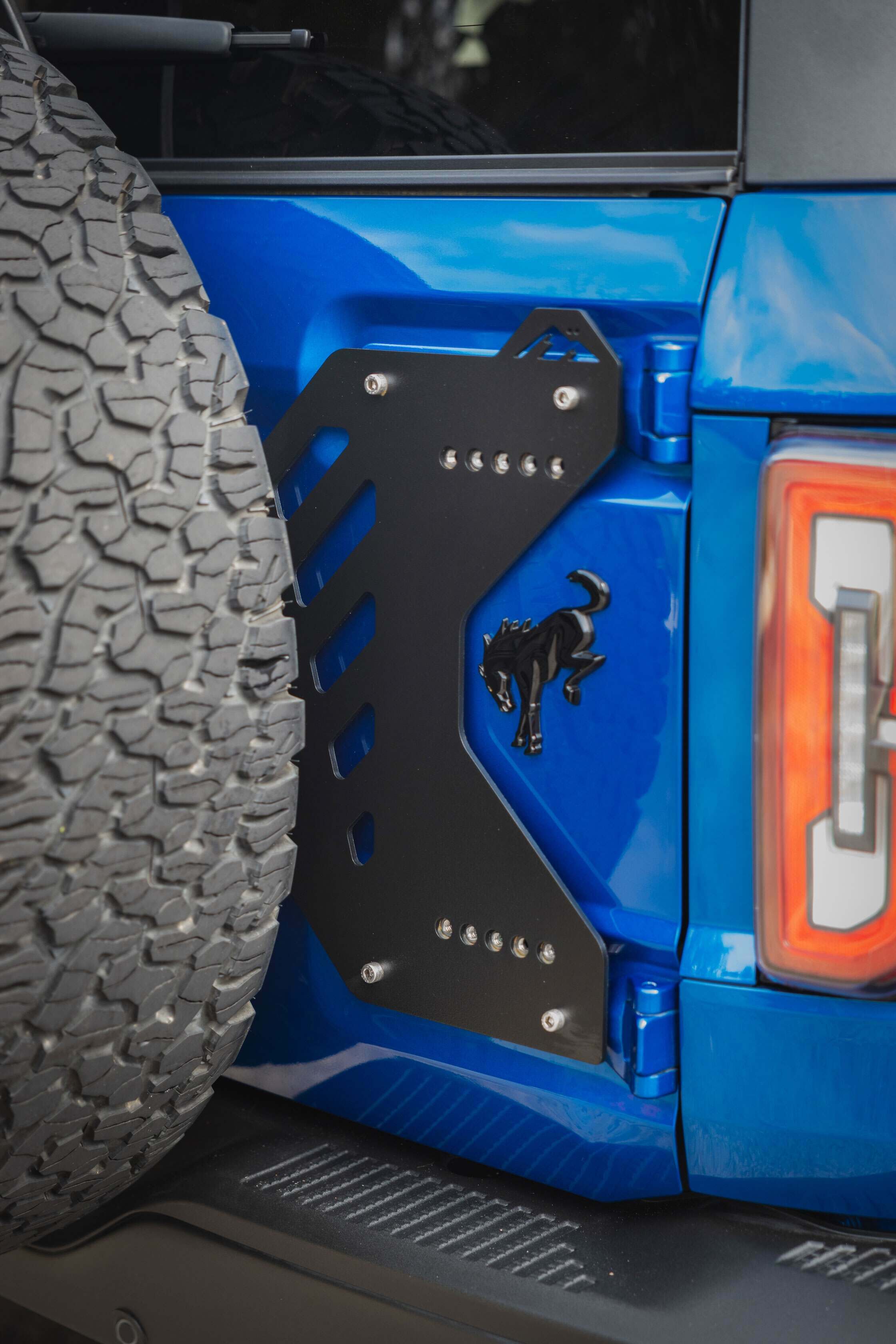 Mountains2Metal Tailgate Reinforcement Bracket - BR6TGR
