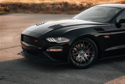 Roush 2018-2023 Mustang Hood Heat Extractors - Gloss Black - 422325