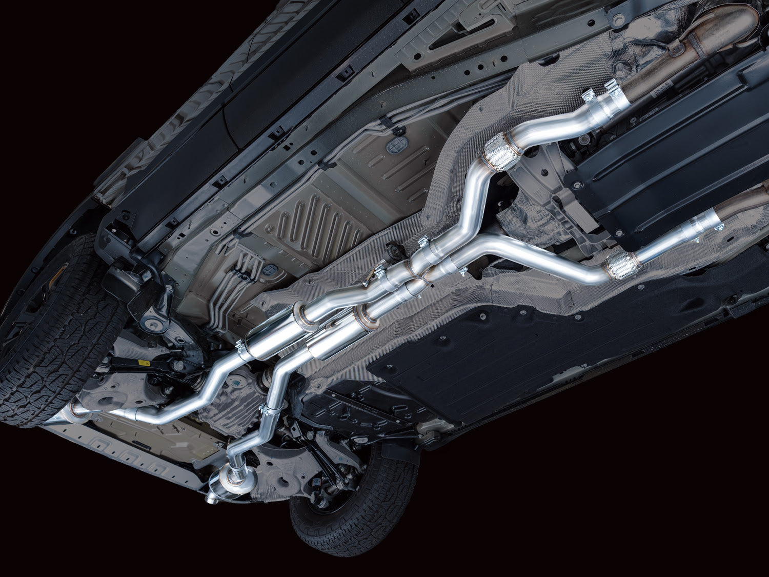 AWE Tuning  Dual Rear Exit Exhaust w/ Bash Guard (2021+ Ford Explorer Tremor 3.0TT) - 3015-28625