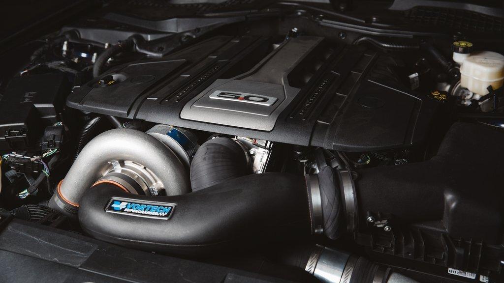 Vortech 4FQ218-234JT 2018+ Ford 5.0L Mustang GT Supercharger System - Black